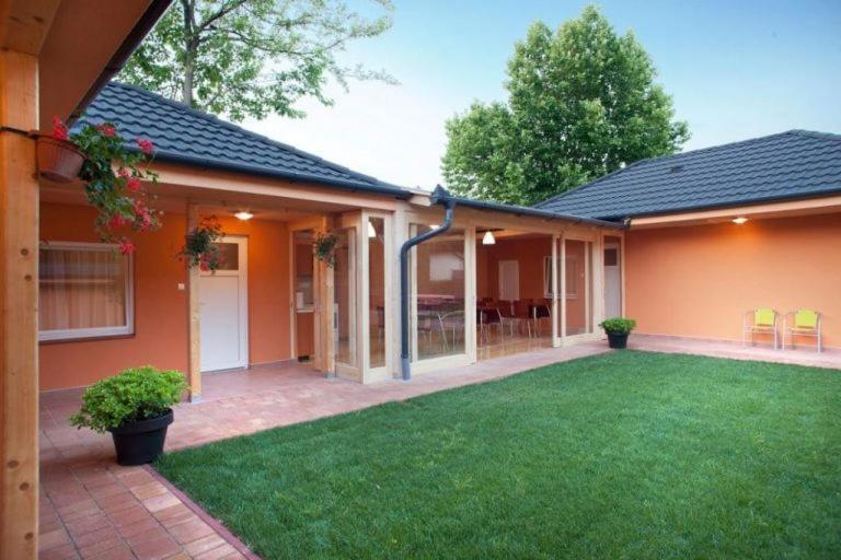 Sunshine Sh Apartmanhaz Daire Zamárdi Dış mekan fotoğraf